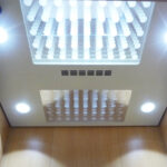 車廂天花板-多層式壓克力搭配LED燈具-車廂壁板彩粧鋼板